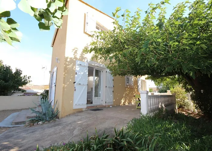 Maison Vue Mer: Beachfront With Garden And Parking
