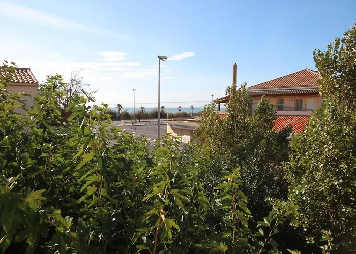 Villa Maison Vue Mer: Beachfront With Garden And Parking