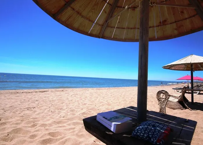 Maison Vue Mer: Beachfront With Garden And Parking